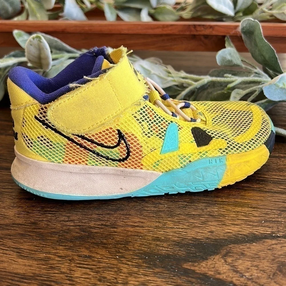 Nike Kyrie 7 "Yellow Strike/Green Abyss/Bright Crimson/Black" Toddler size 10 - Picture 9 of 12